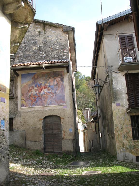 Locanda Del Pittore Arcumeggia Eksteriør bilde